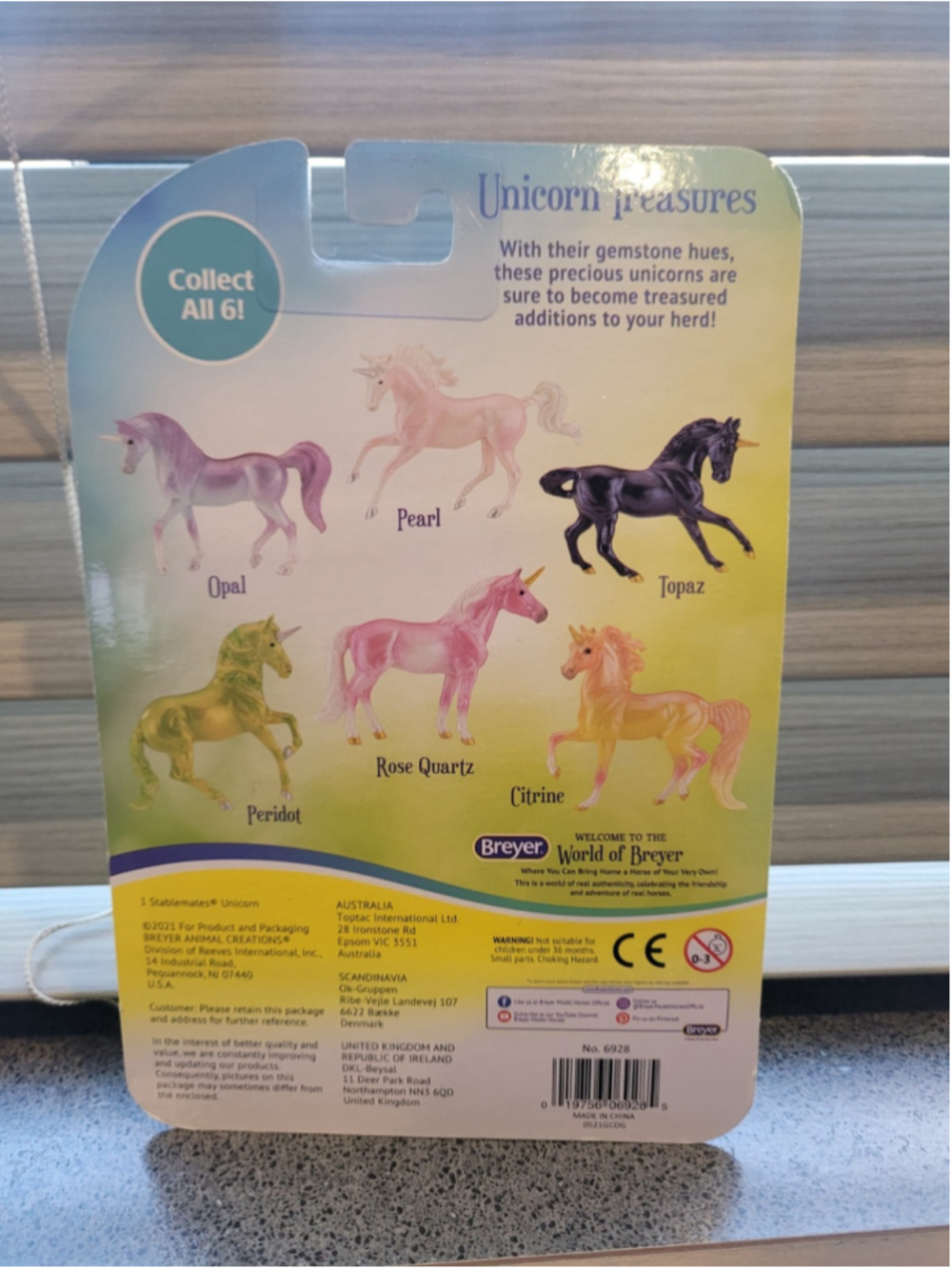 Breyer Stablemates Unicorn Treasures Citrine Scale 1:32 Series 1 New on Card - Picture 2 of 2